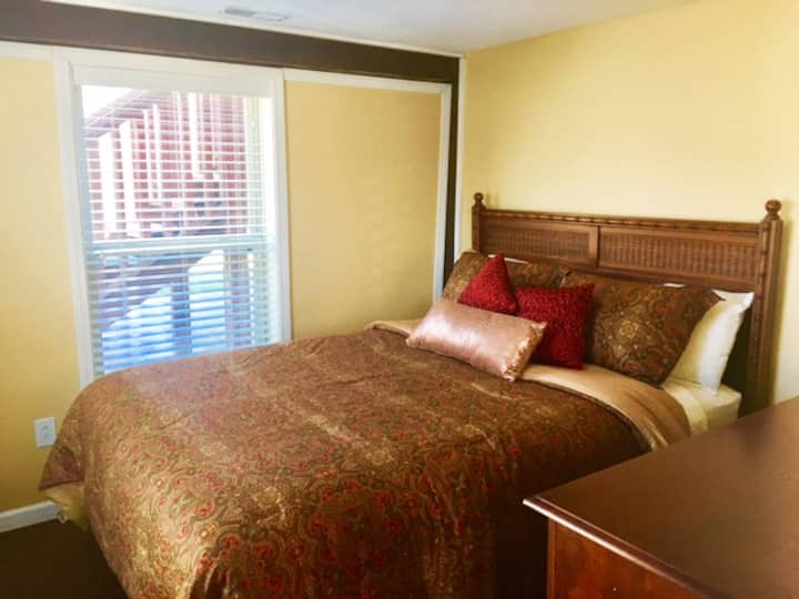 Dhoma e gjumit 1 - Mbretëresha