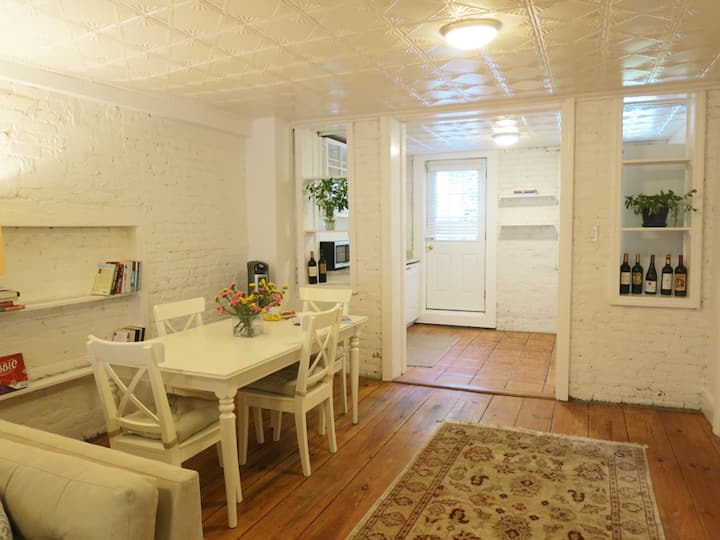 Charming Carroll Gardens 2 bed apt Apartments for Rent in Brooklyn