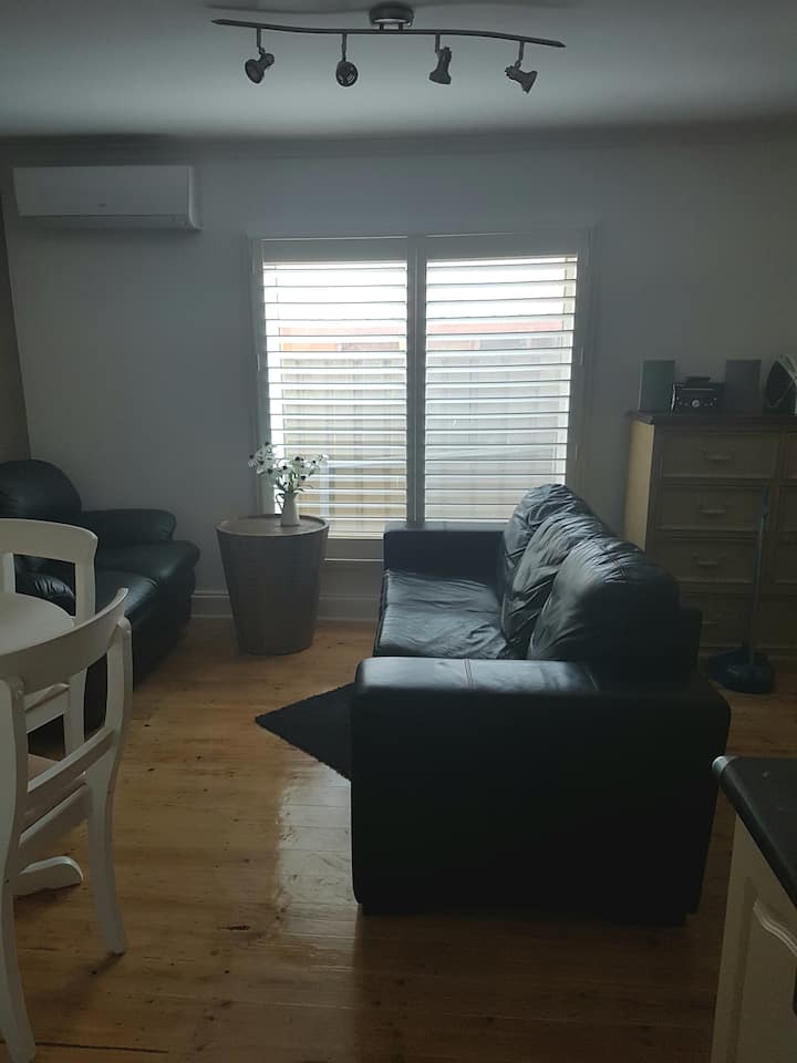 Cena y salón abiertos