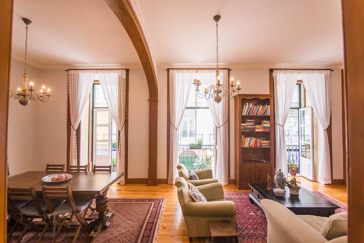 Classic Lisbon Downtown Apartment gallery image 5