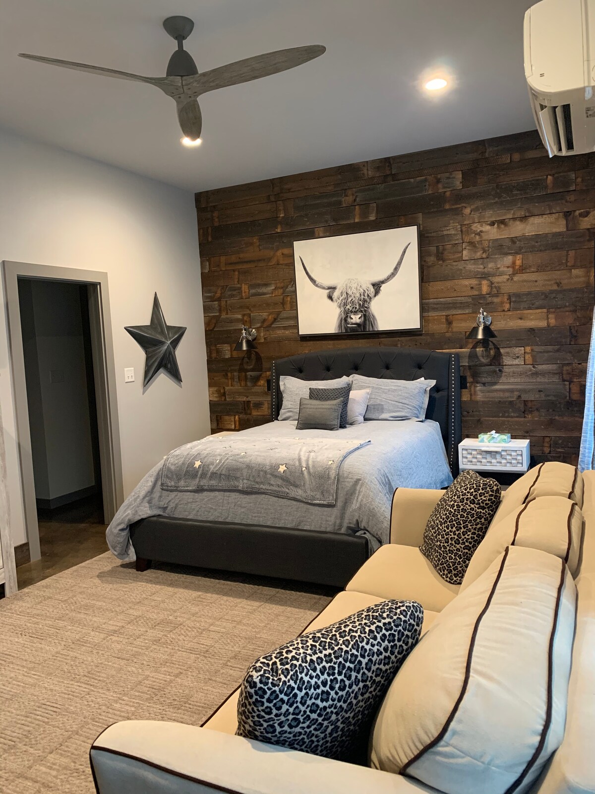 Bračni krevet (širok 150 - 179 cm)