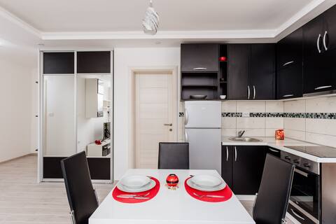 Dream Vacation Apartments- Black Apartment