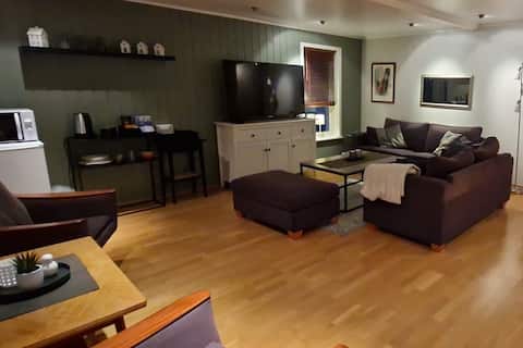 Popular Airbnb listing: Cozy apartment with a view in Nordre Tromsøya