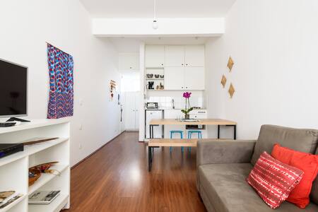 IPANEMA/COPACABANA CONTEMPORARY STUDIO