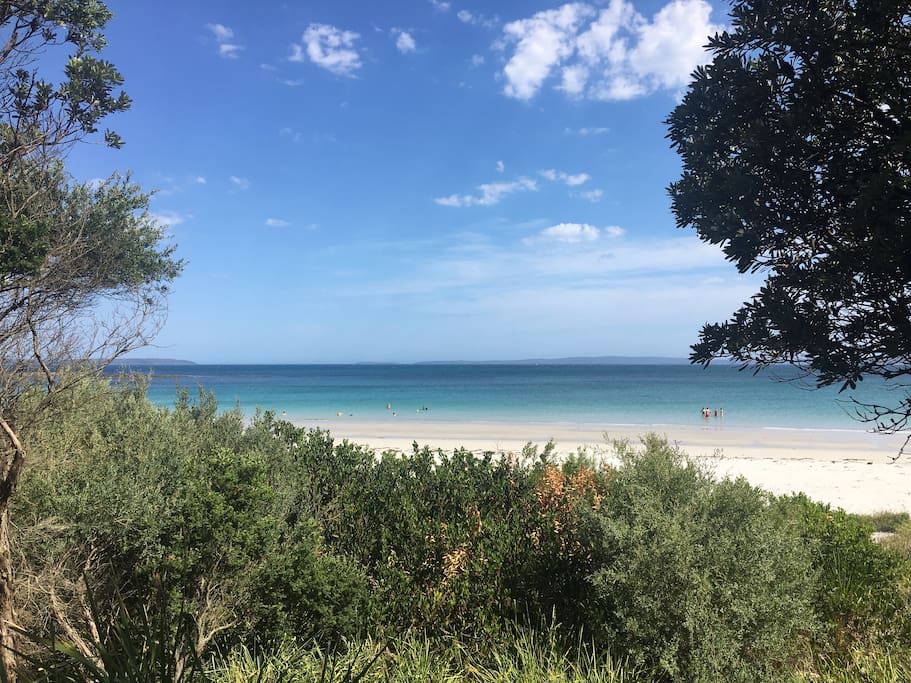 Beautiful Beach- 100m away