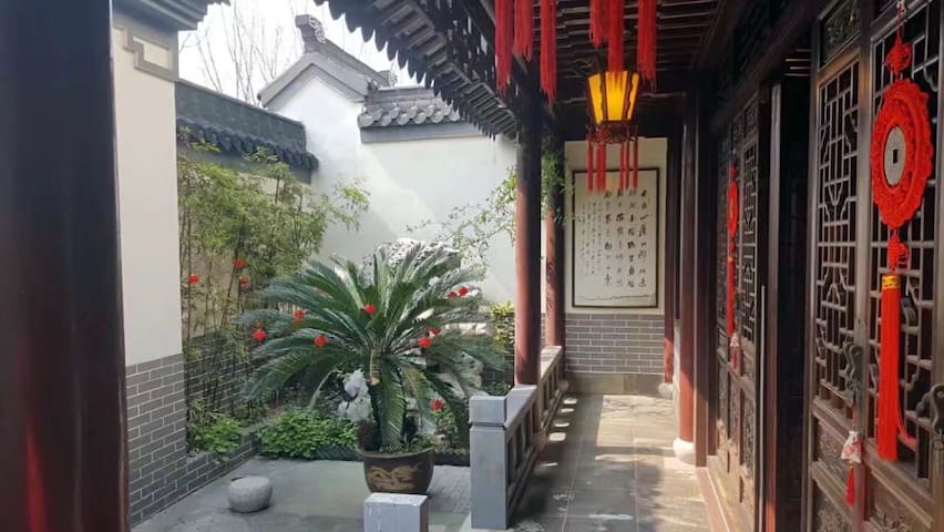Jiangnan courtyard and courtyard