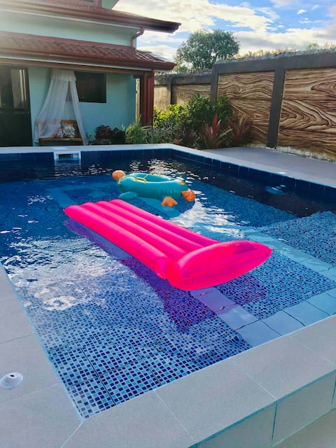 1 b/r vacation home and garden w/free wifi