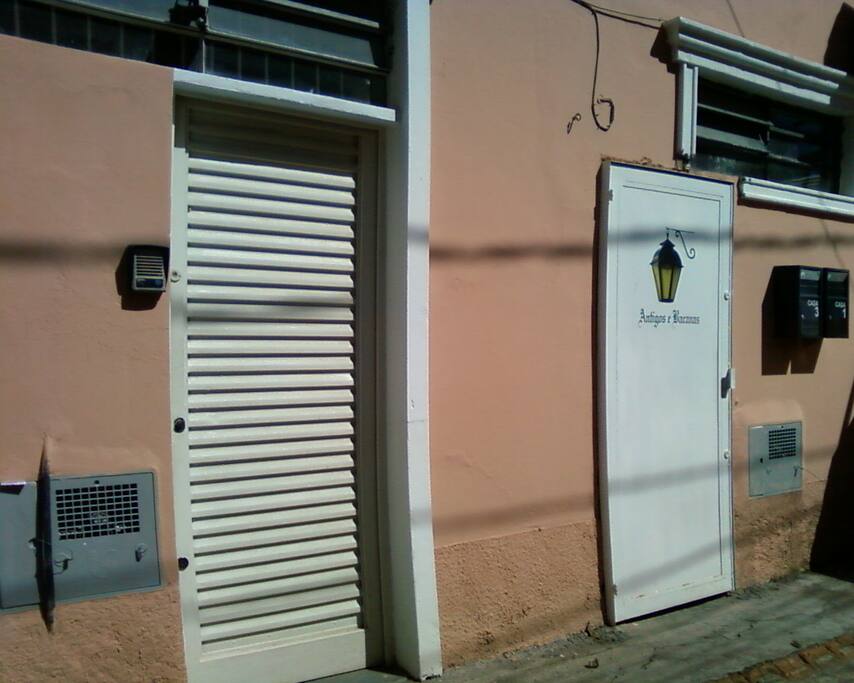 Entrada pela vila
