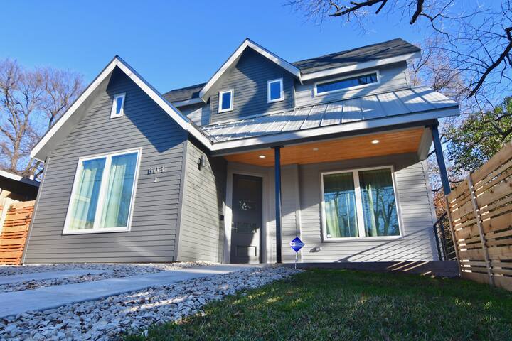 UT Home with FREE breakfast & late checkout gallery image 3