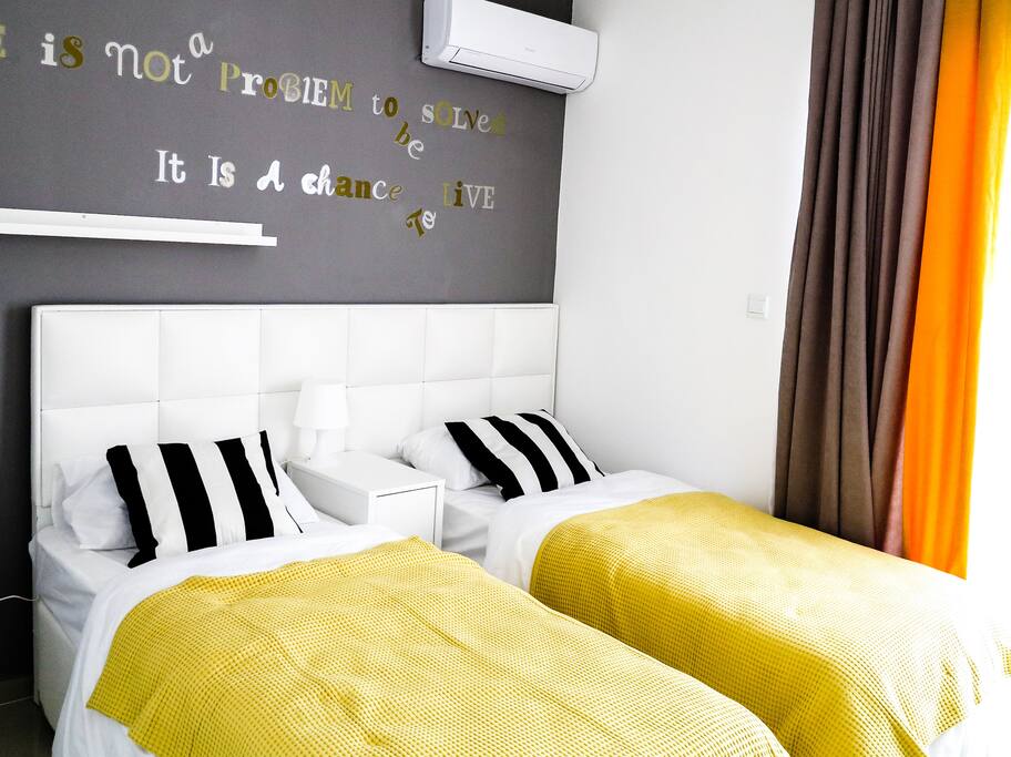 Guest bedroom (ground floor)