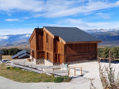 New chalet with a cozy atmosphere at the foot of the slopes