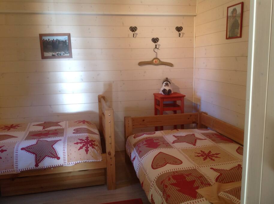 Chambre 2 lits 90