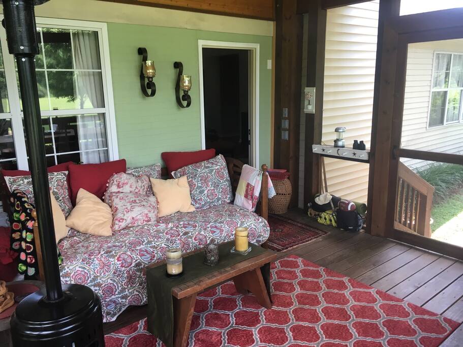 Porch daybed