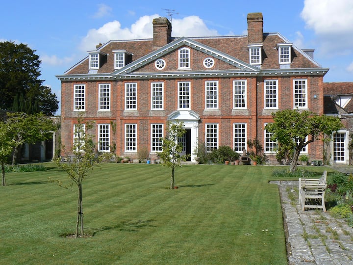 Stunning 1700's Manor nr Canterbury Houses for Rent in Barham, United