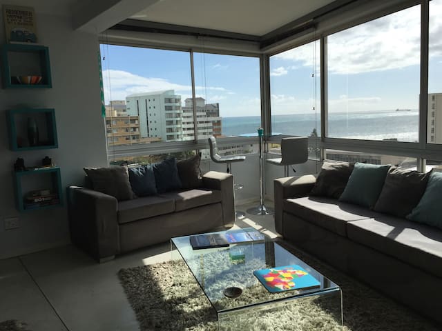 Stunning Ocean Views Central Apt. gallery image 3