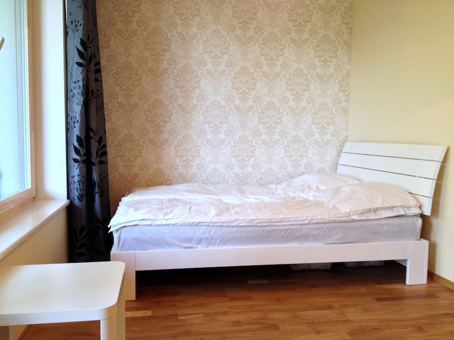 Queen bed