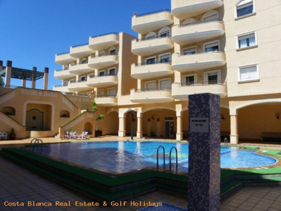 AQUAMARINA POOL COMPLEX