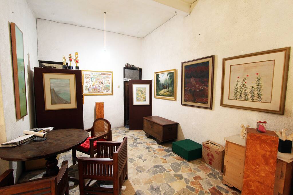 art gallery