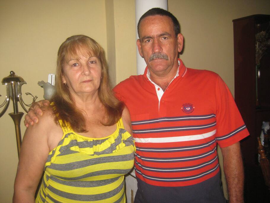 Tus anfitriones Your Hosts