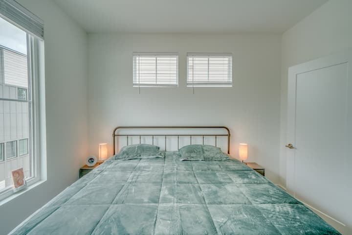 חדר שינה למעלה - מיטת קינג