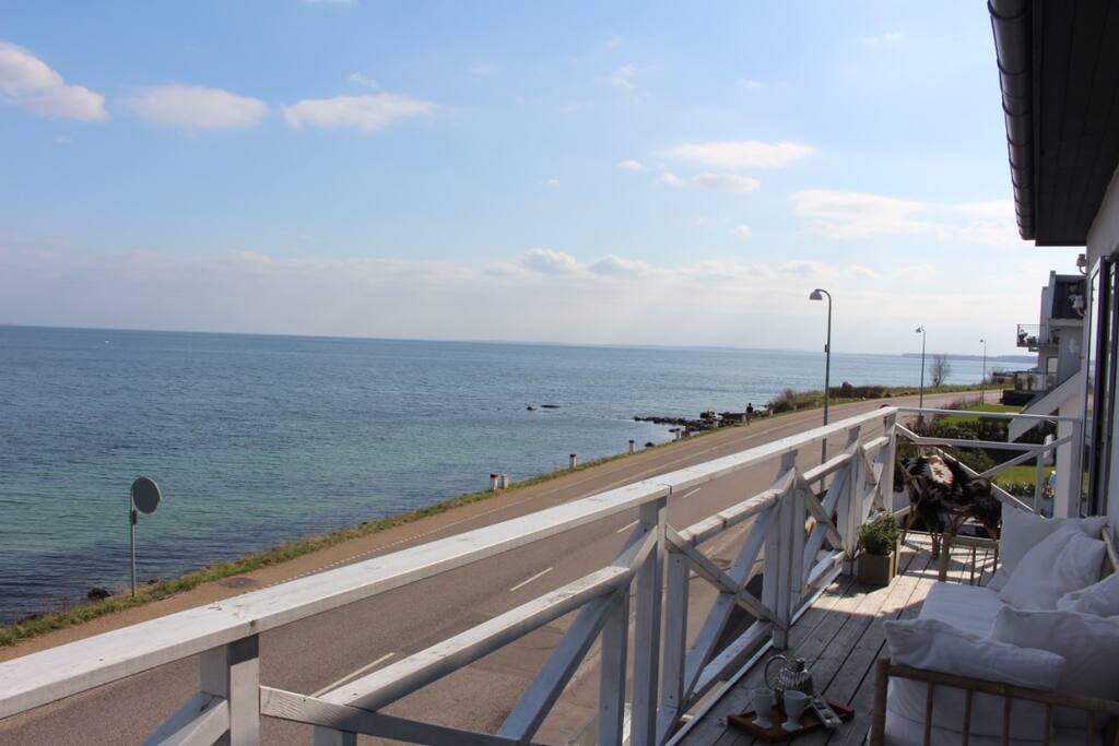 Wonderful balcony with sun from early morning until 5:30