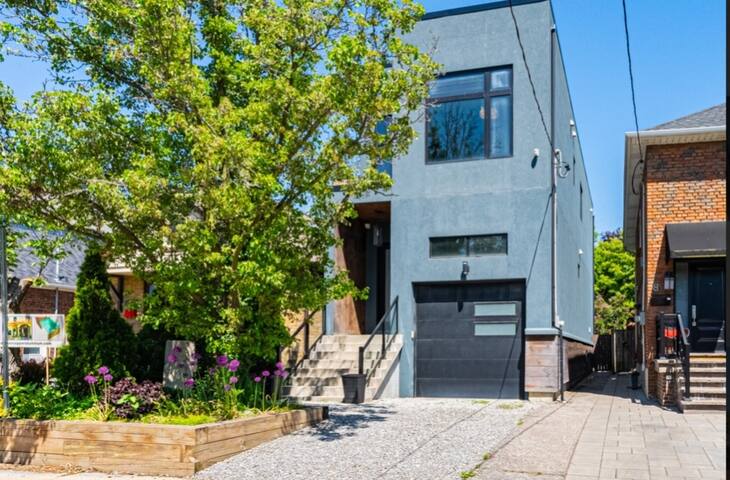 The Junction Modern w/Parking Easy Downtown Access