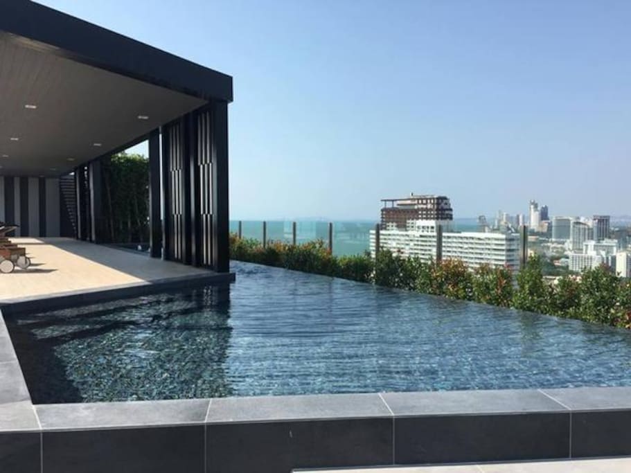 pool in rooftop