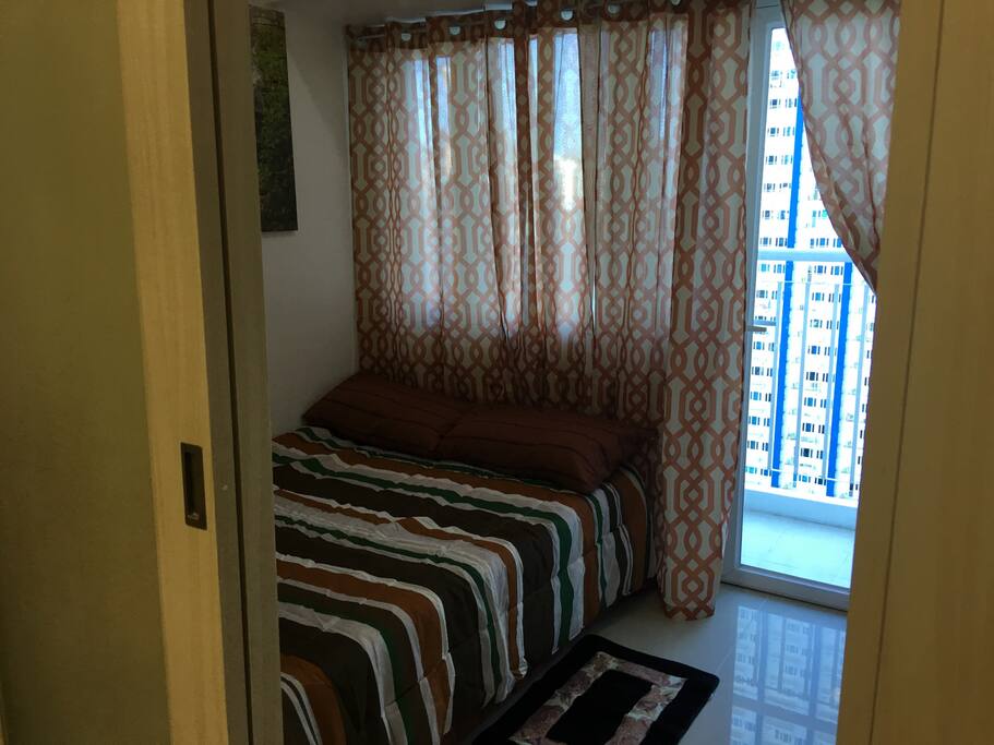 Bed Room w/ balcony