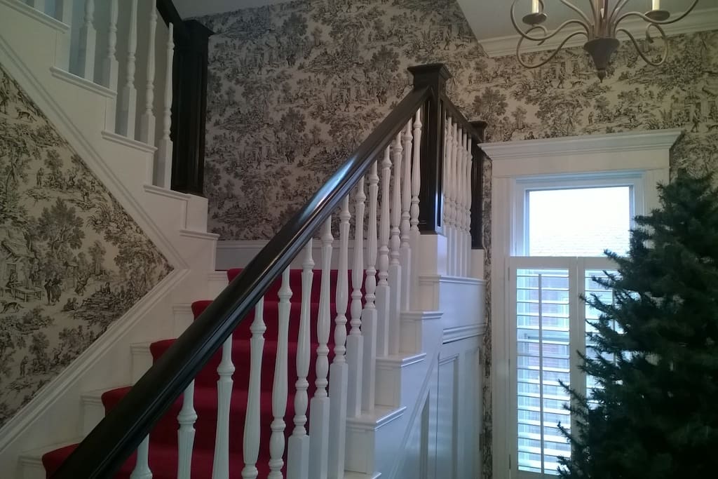 Semi-Private Entrance through the Grand Foyer