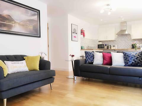Comfy Apt, Central location, Free Parking