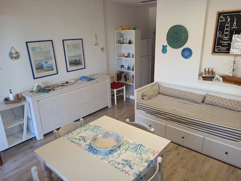 Popular Airbnb listing: HOME with sea view, garden and barbecue STINTINO in Stintino