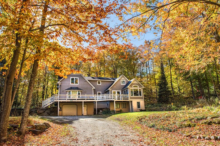Killington Summer Retreat: Air Conditioned - Sleeps 8 - Fire Pit & Bike Shed - Killington, VT