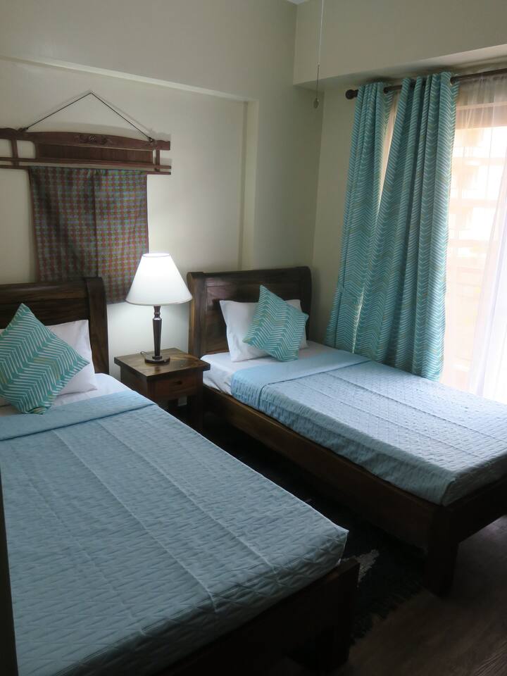 Dormitorio 2: dos camas individuales (tiene capacidad para 2 adultos).