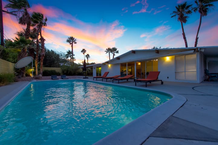 Cool Modern Home by famed Alexander Architect