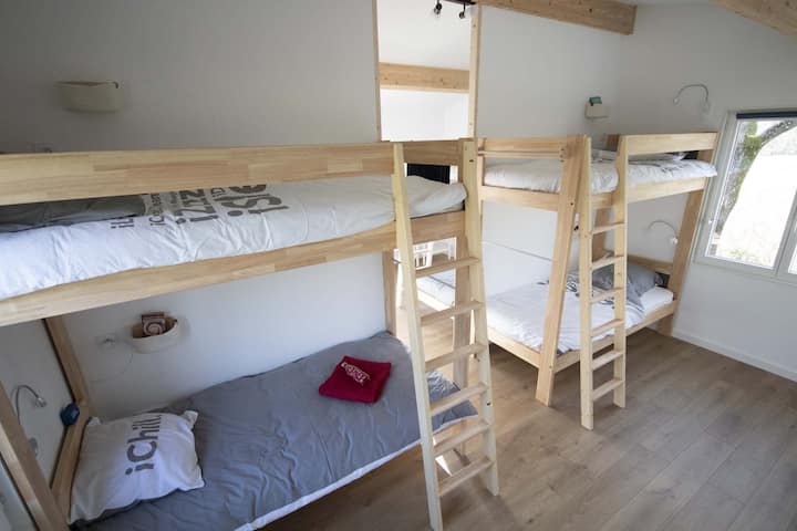 dortoir : 3 lits superposés 6 personnes