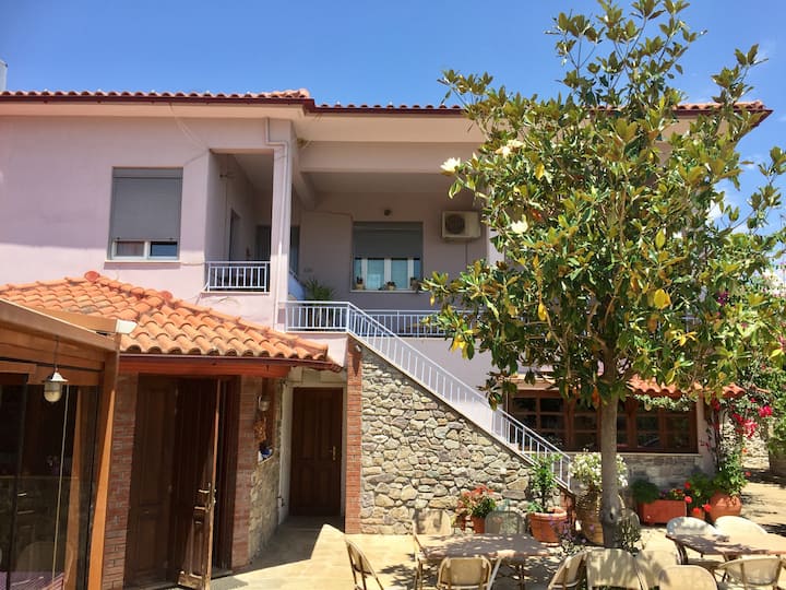 Matoula's Guest House(ΑΜΑ00000867200)