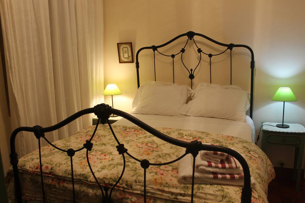 Quarto Verde - Cama de casal
