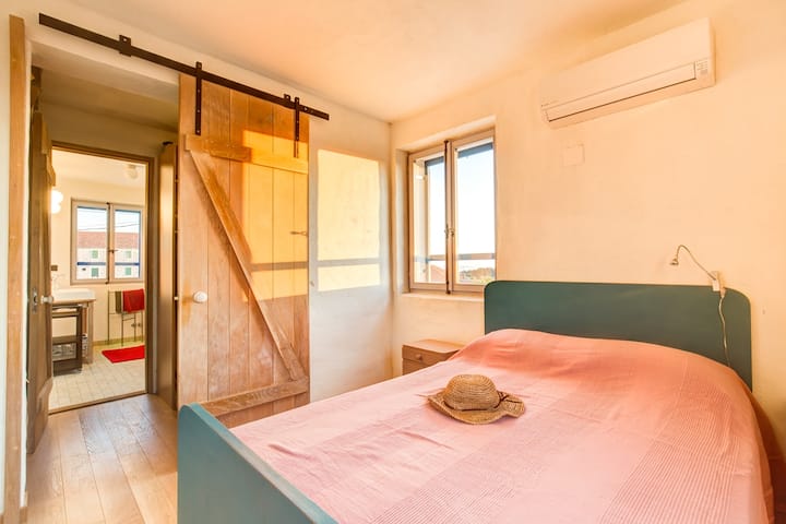 Საძინებელი 1