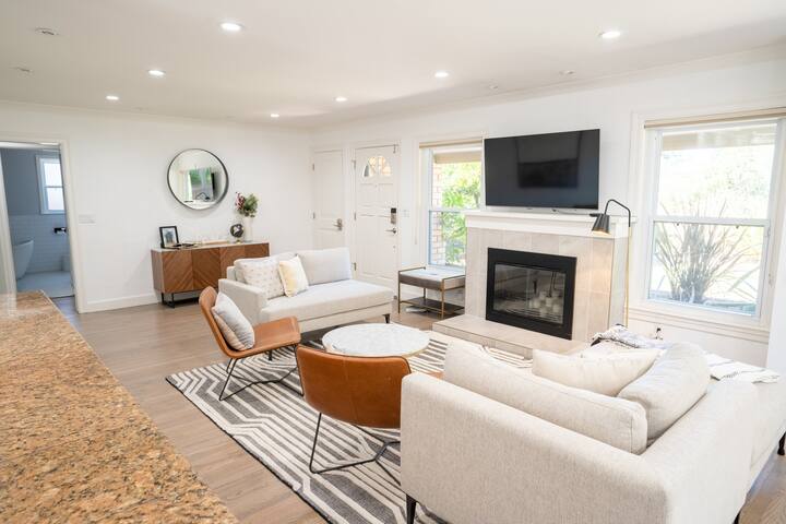 Modern Designer Home/ Palo Alto Weekly Promotion gallery image 2