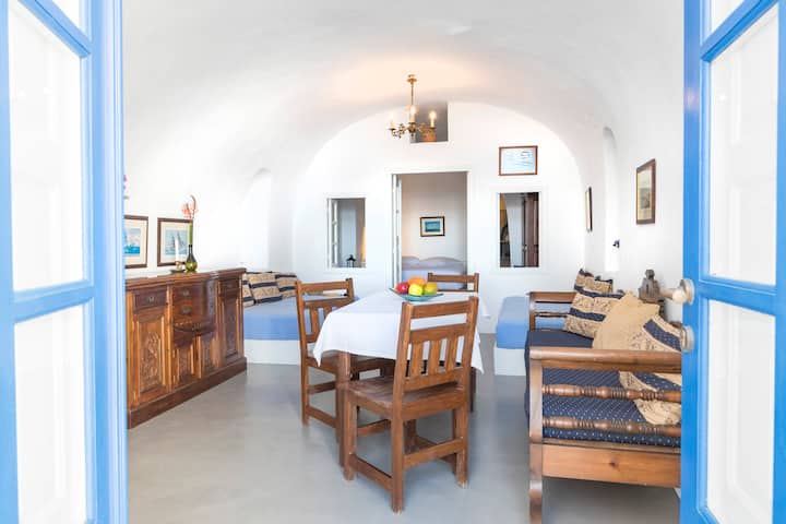 Traditional Classic Villa With Caldera View - Oia