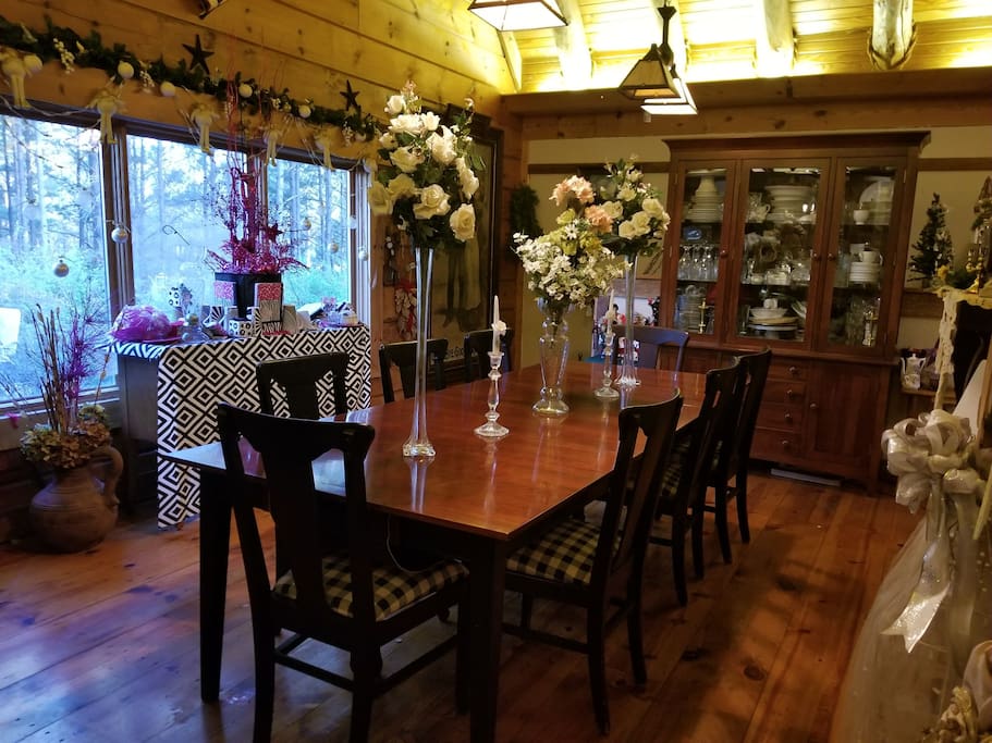 Formal dining room for 6