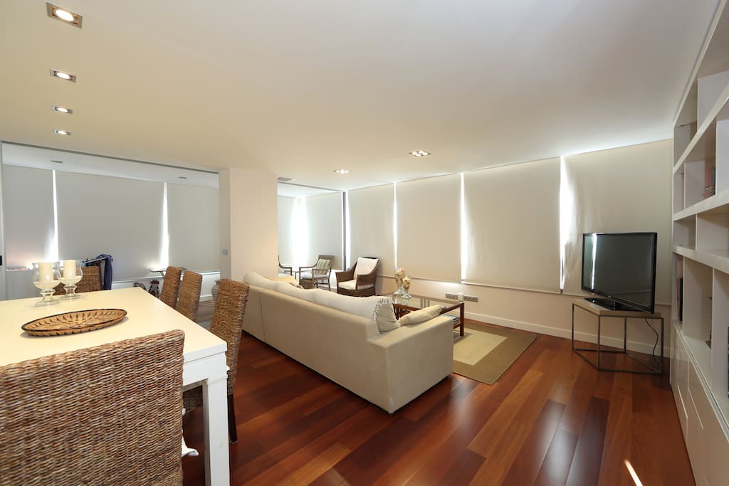 Salón con primeros materiales