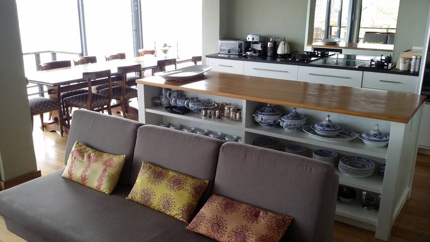 Upstairs apartment has magical views gallery image 4