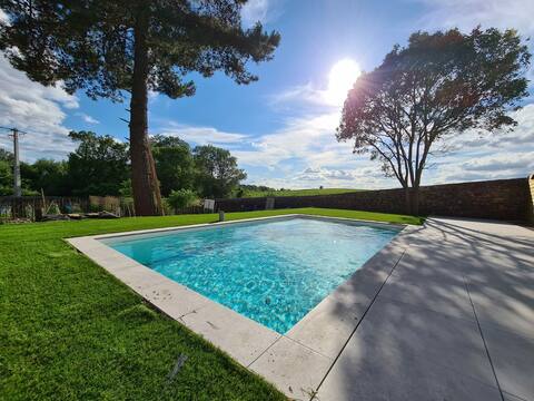 100m² gite Domaine de paragual (pool private)