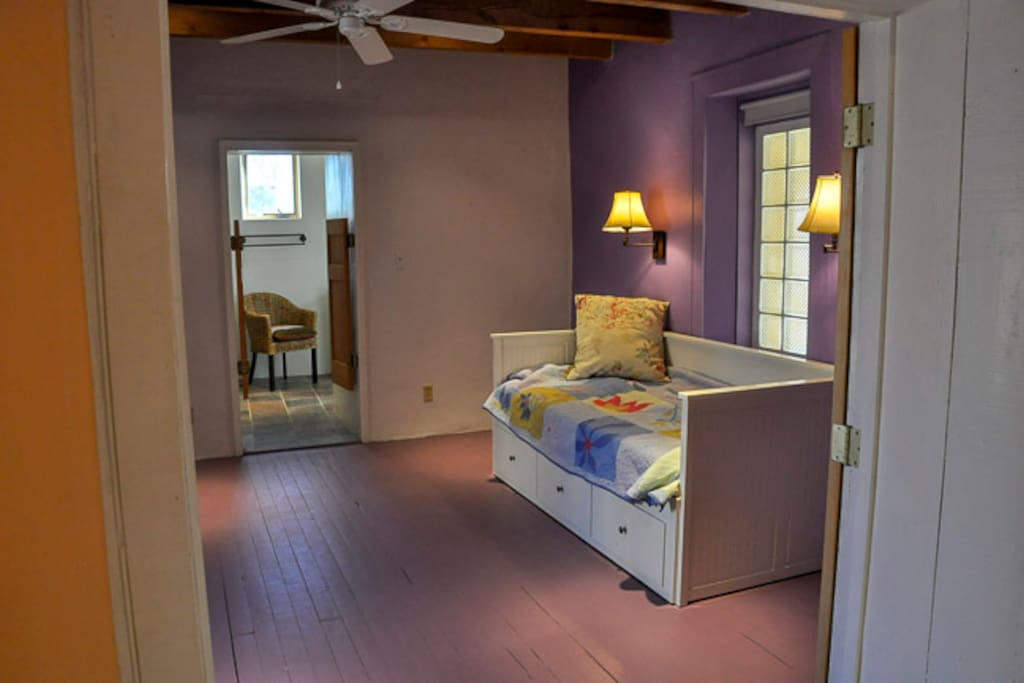 Bedroom, bed pulls out to king