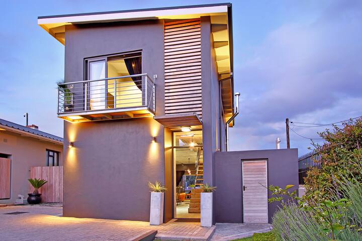 The Salt Box Villa – Self catering – Strand gallery image 2