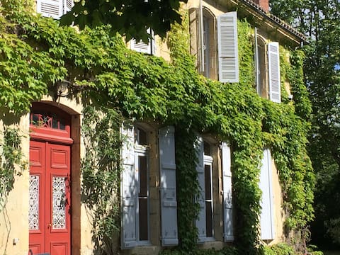 Gascogne: Large 18th century family house