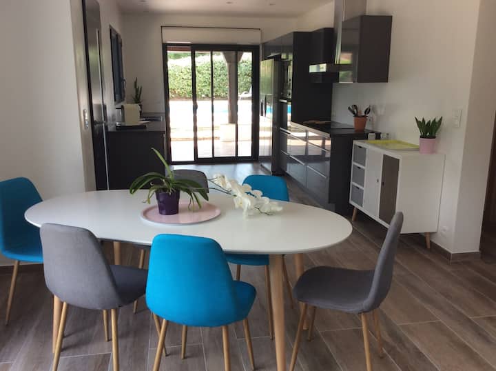 Villa Climatisée Avec Piscine Dans Quartier Calme - Peymeinade
