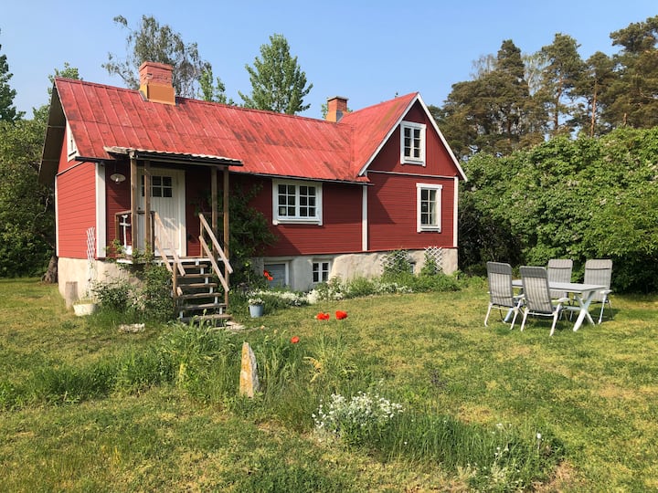 Charming cottage on Gotland, close to the sea Cottages for Rent in
