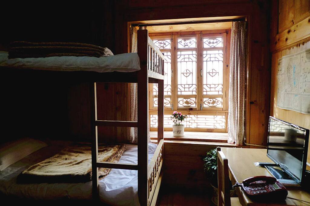 Grassland Landscape; Single Bed; Economical Style; Local Breakfast